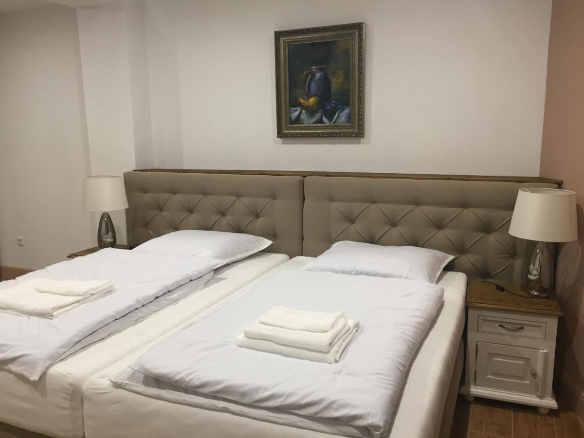 Hotel Galeria Pezinska Baba Pezinok Extérieur photo